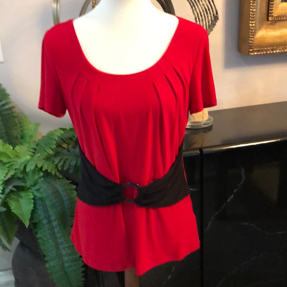 SZ 8. JULIAN TAYLOR RED WITH BELT ACCENT